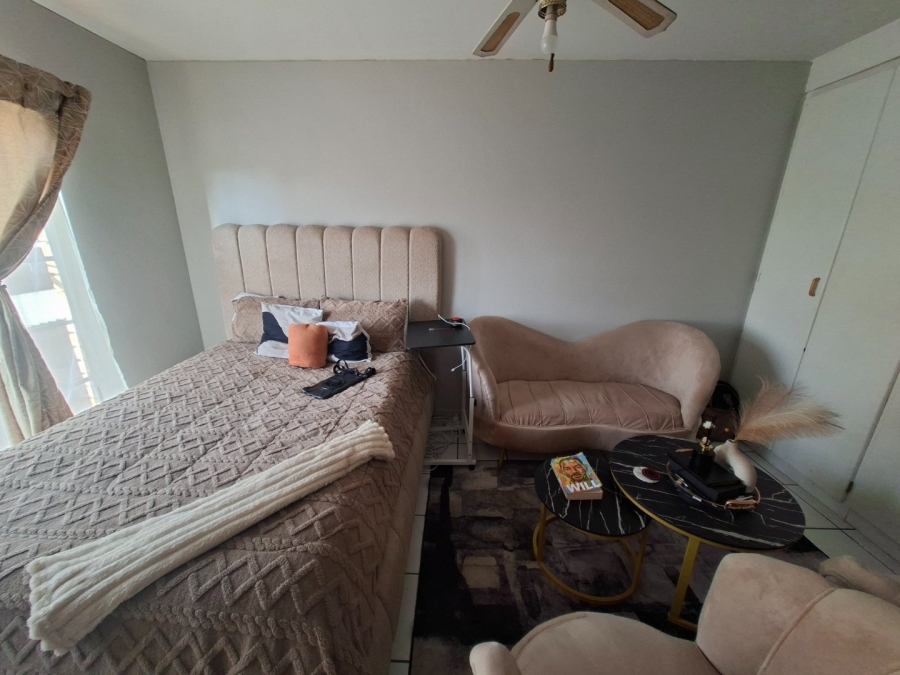1 Bedroom Property for Sale in Kannoniers Park North West